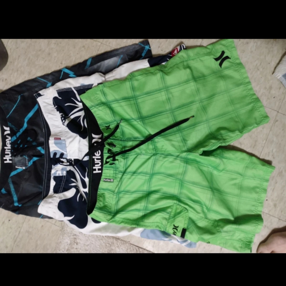 2 hurly boardshorts size 32-34, 1 quicksilver 34